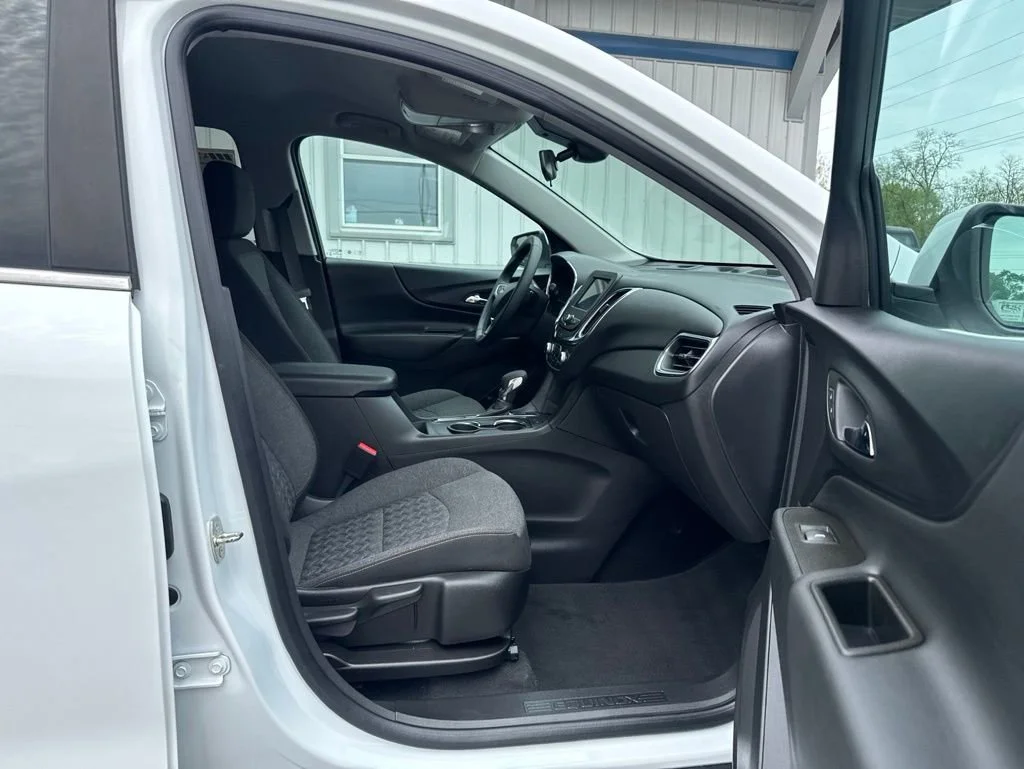 Used 2023 Summit White Chevrolet LT image 21
