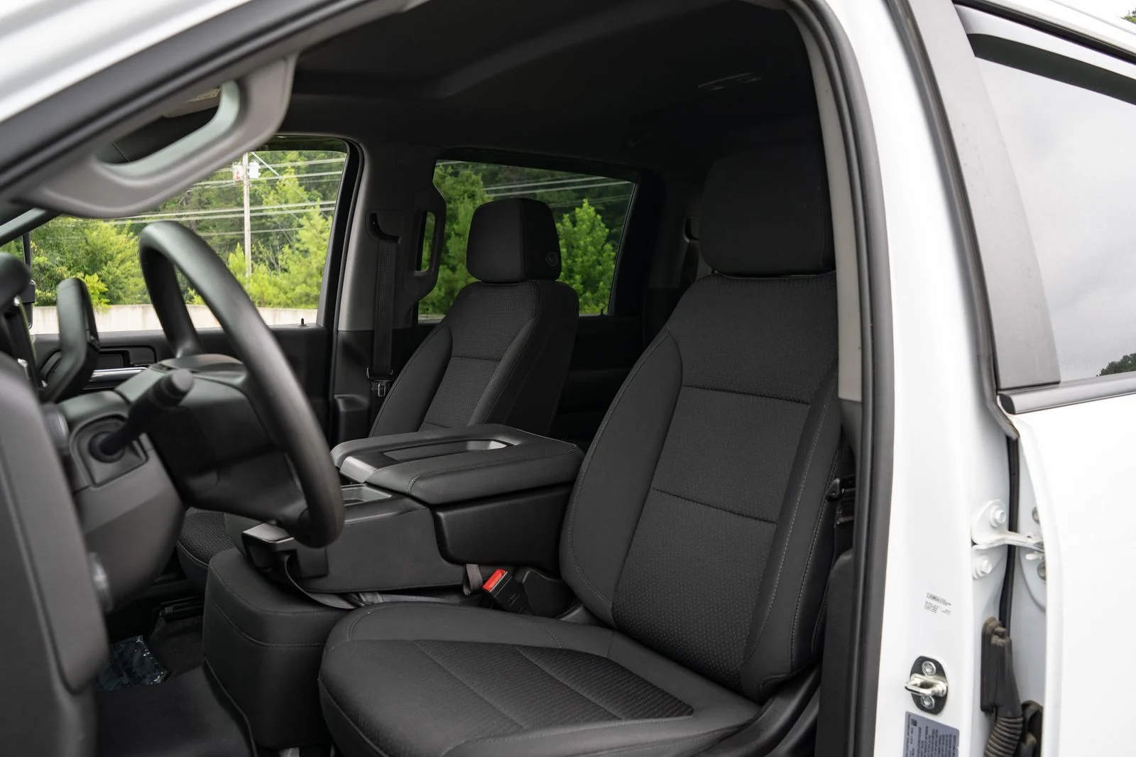 Used 2022 White Chevrolet Custom image 15