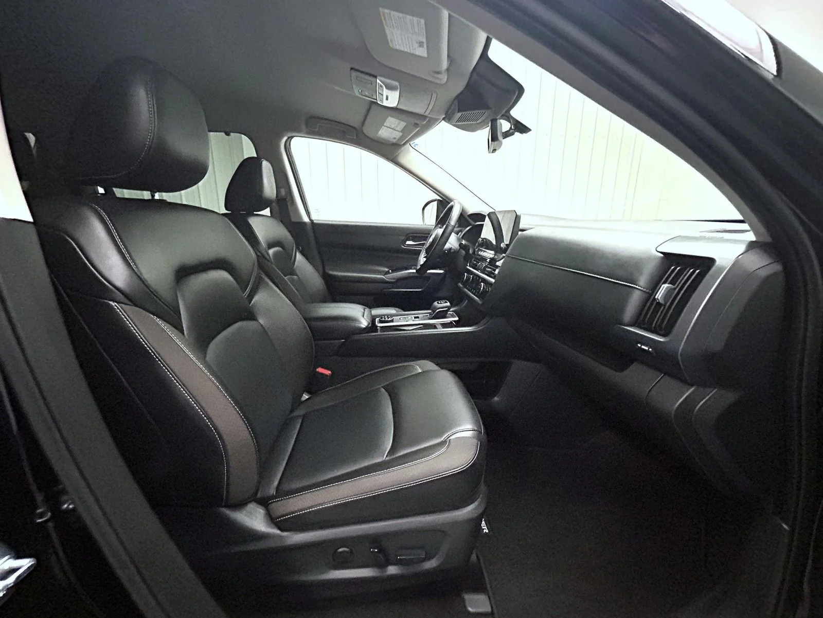Certified Used 2025 Black Nissan SL image 15