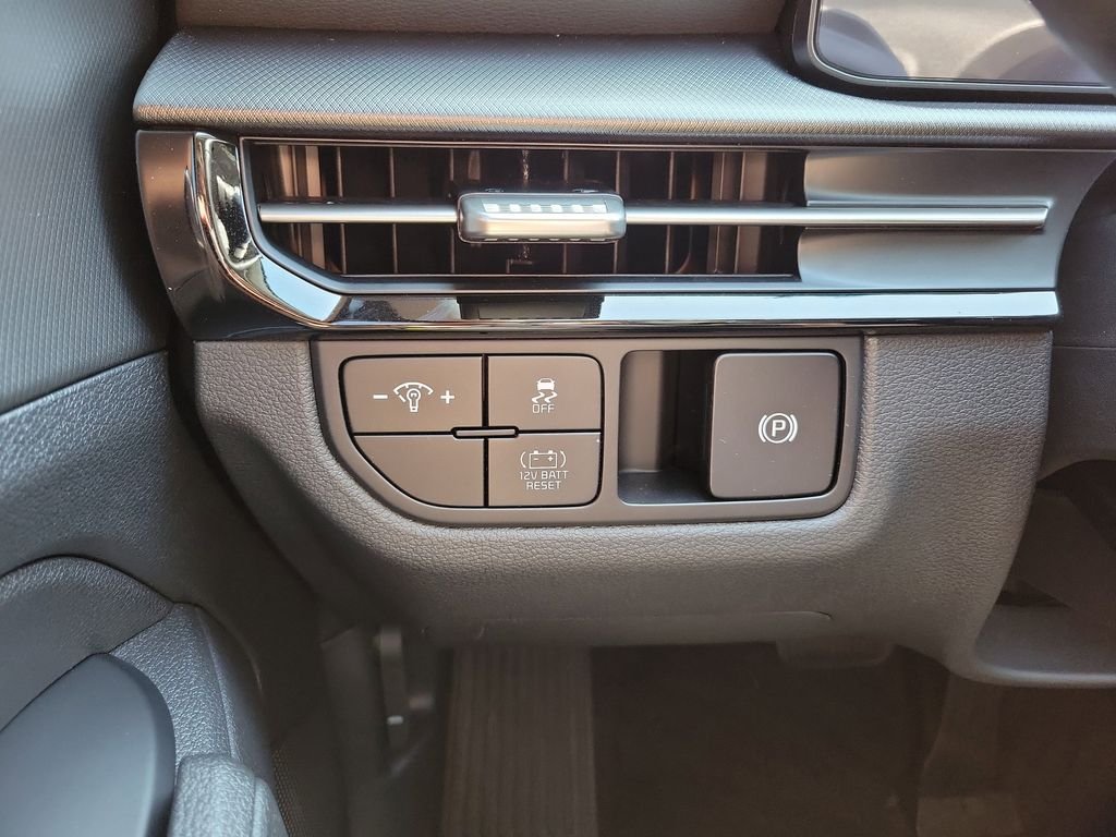 New 2026 Gray Kia LX image 24