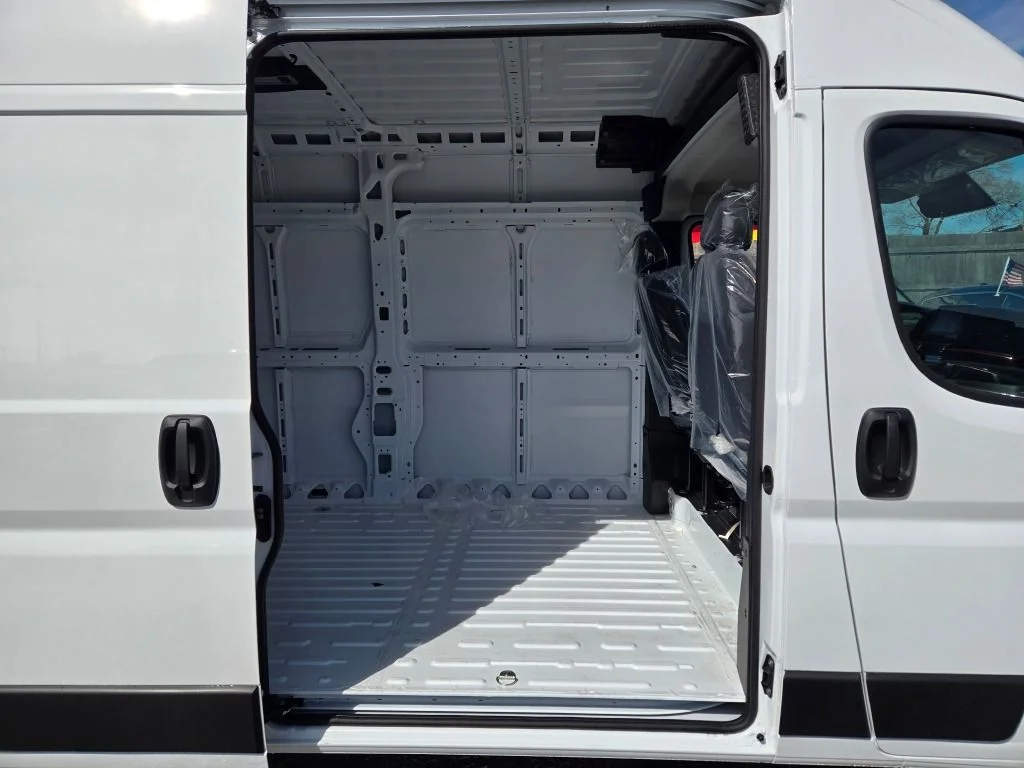 New 2026 Bright White Clear-Coat Exterior Paint RAM 2500 High Roof Cargo Van 159 WB image 7