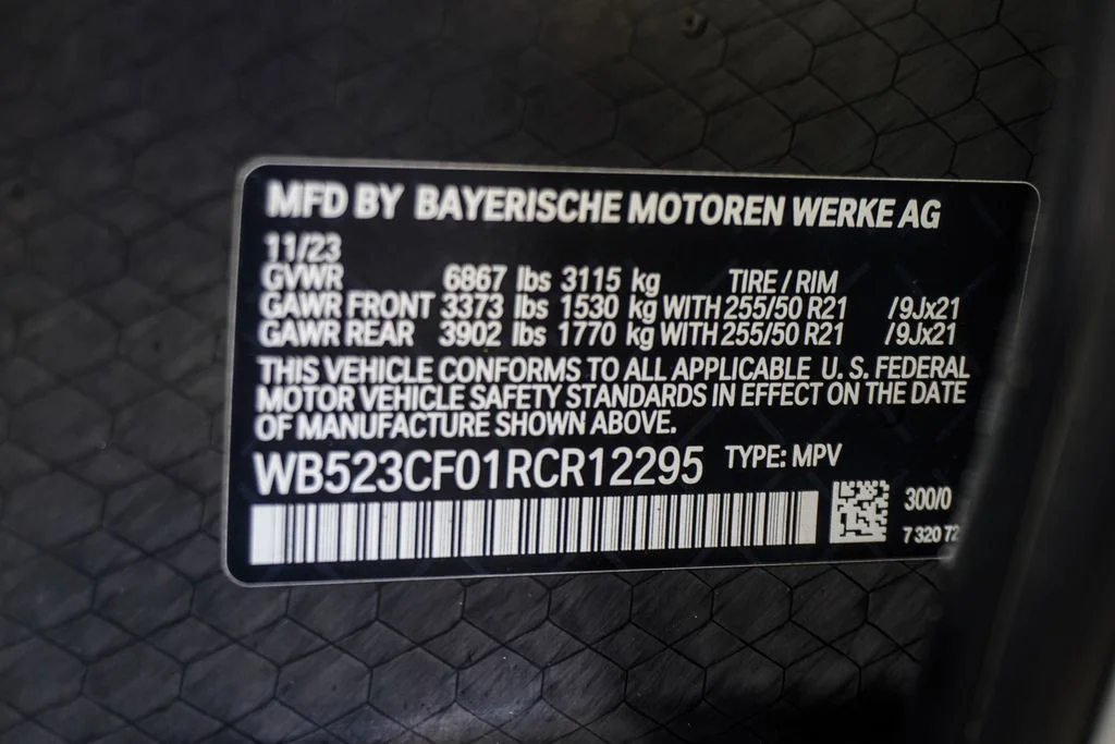 Used 2024 White BMW xDrive50 image 42