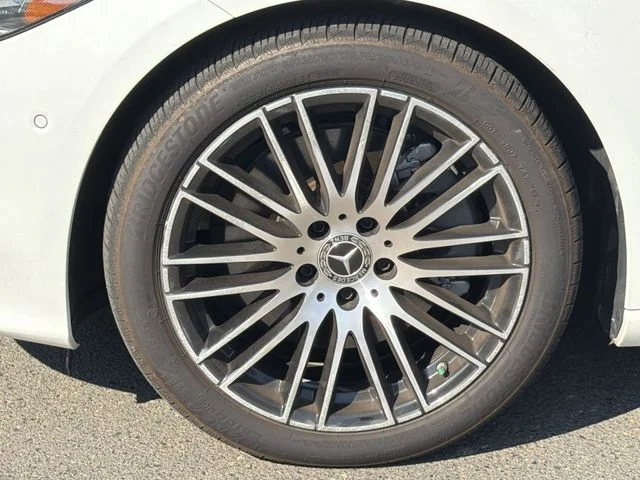 Used 2025  Mercedes-Benz C 300 image 18