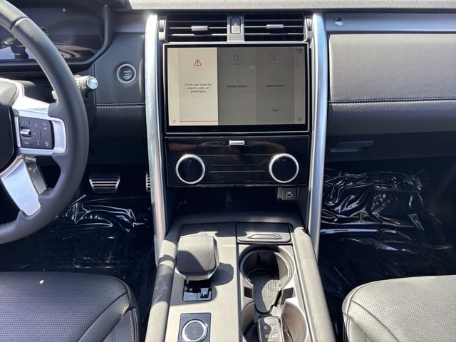 Certified Used 2025 Black Land Rover Dynamic SE image 15