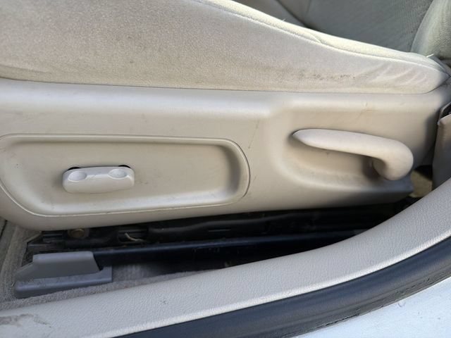 Used 2009 GOLD MIST METALLIC Buick CX image 14