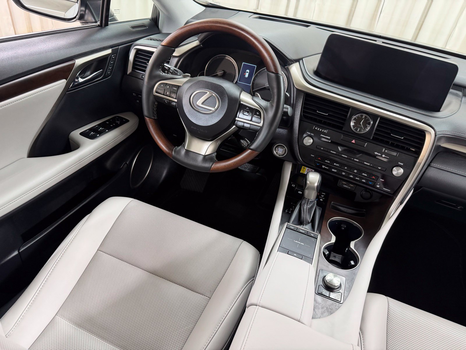 Used 2022 Silver Lexus 350 image 51
