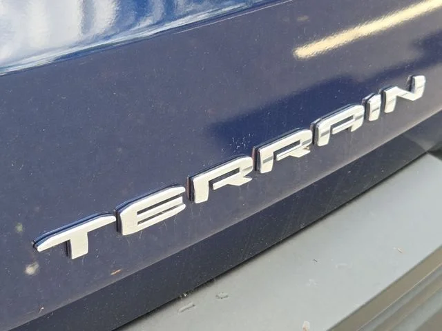 Used 2023 Marine Metallic GMC SLE image 12