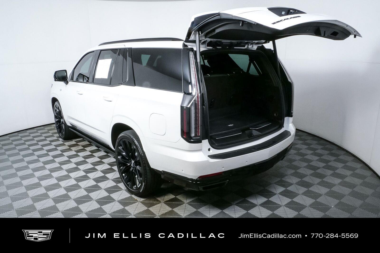 Used 2025 Crystal White Tricoat Cadillac Sport Platinum image 33