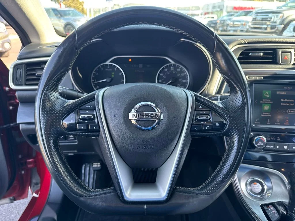 Used 2022 Scarlet Ember Nissan Platinum image 16