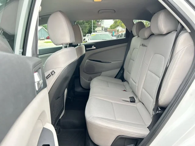 2021 Hyundai Tucson SE - Photo 17