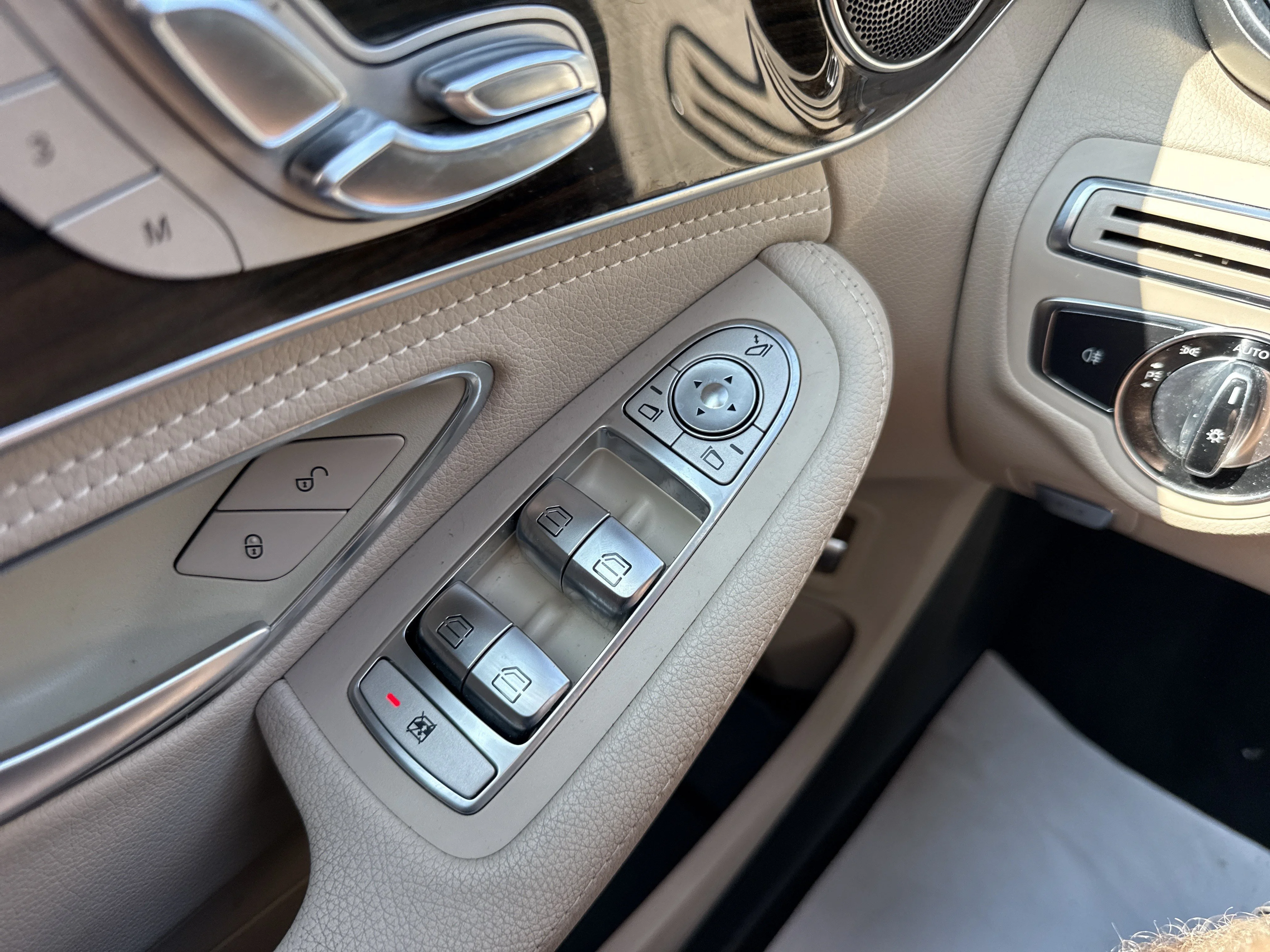 Used 2016 Polar White Mercedes-Benz C 300 image 16