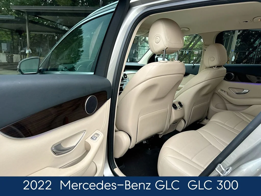 Used 2022  Mercedes-Benz GLC 300 image 35