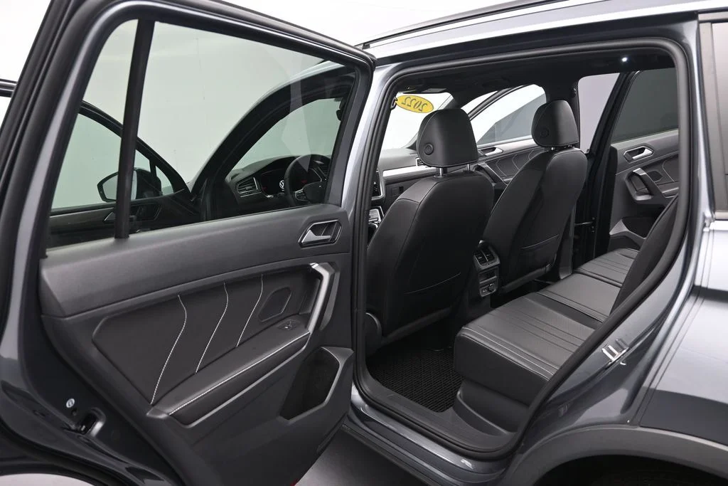 Used 2022 Gray Volkswagen 2.0T SE R-Line Black image 13