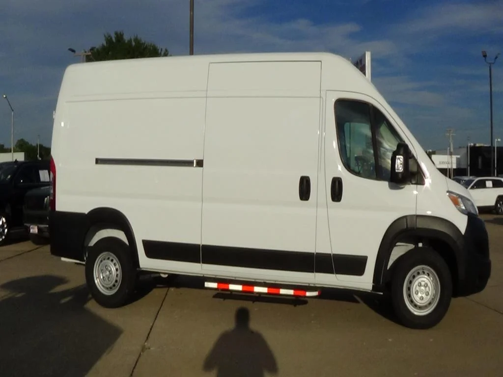 Used 2025 Bright White Clear Coat (pw7) RAM Tradesman 2500 image 5