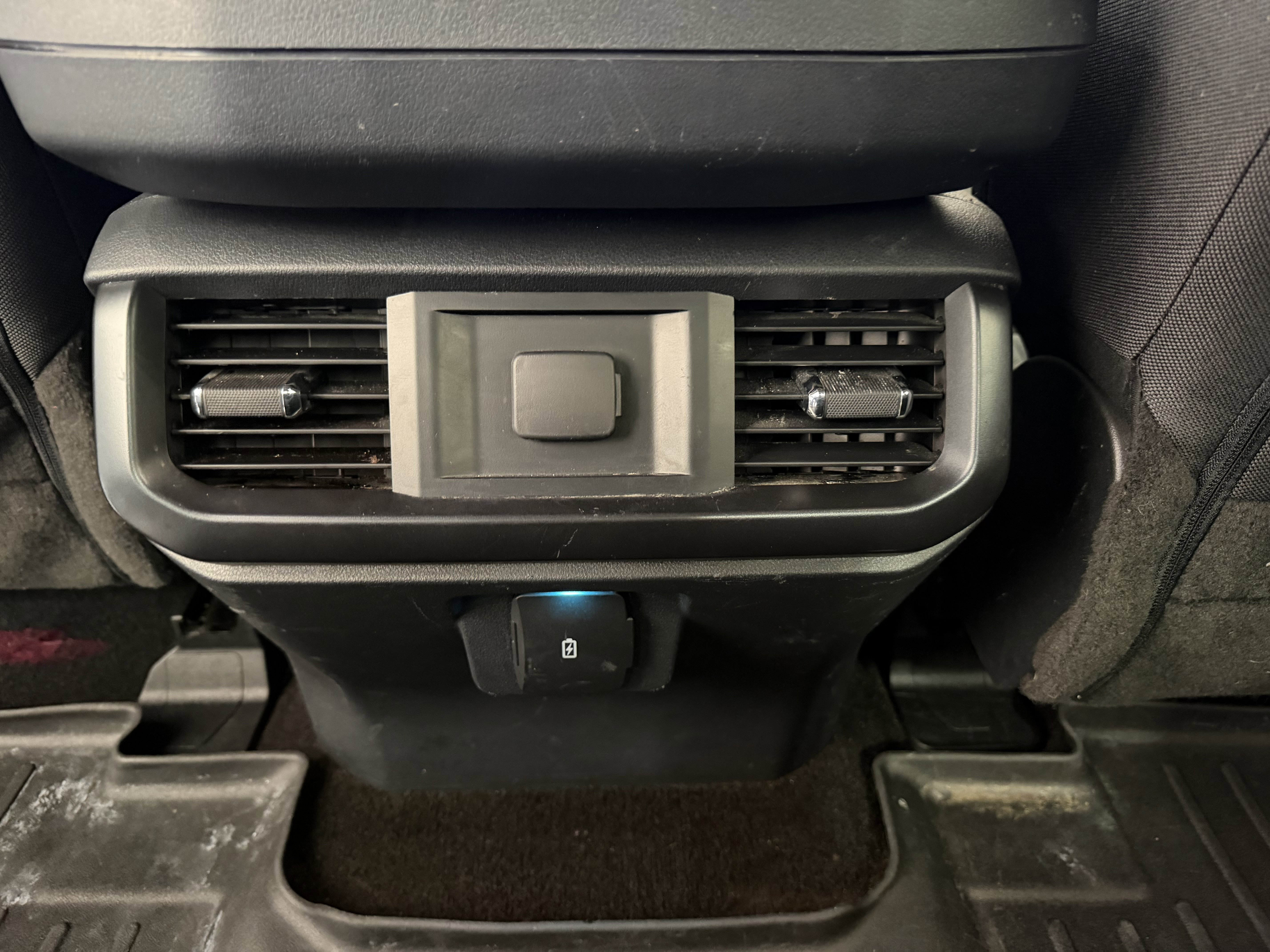Used 2022 White Metallic Ford XL image 29