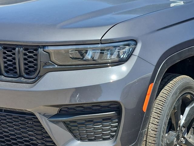 New 2025 Baltic Gray Metallic Clear-Coat Exterior Paint Jeep  image 3