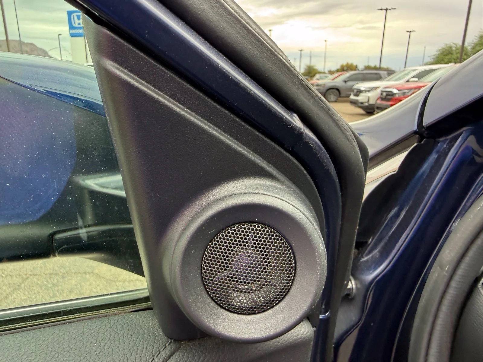 Used 2018 Blue Honda EX image 13
