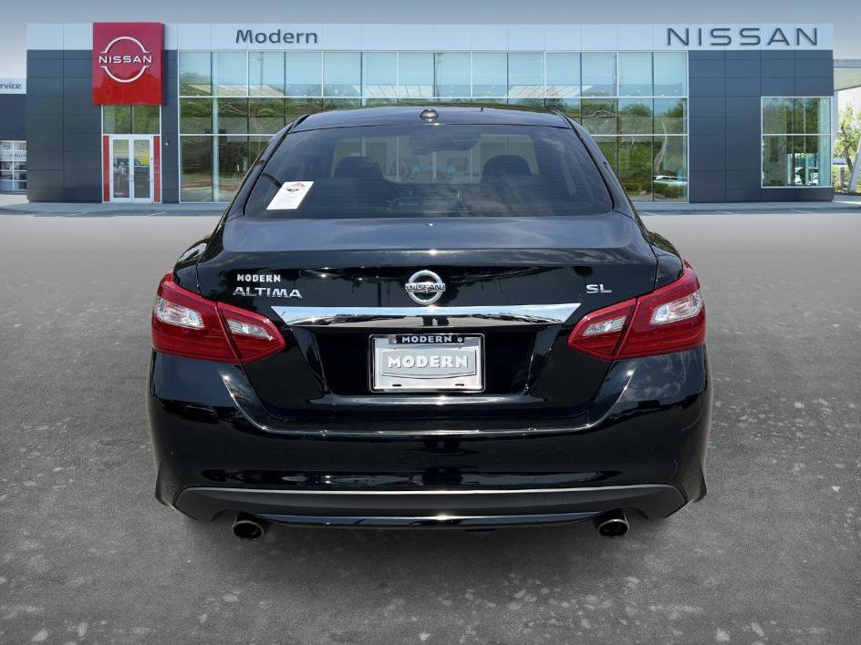 Used 2018 Super Black Nissan 2.5 SL image 6