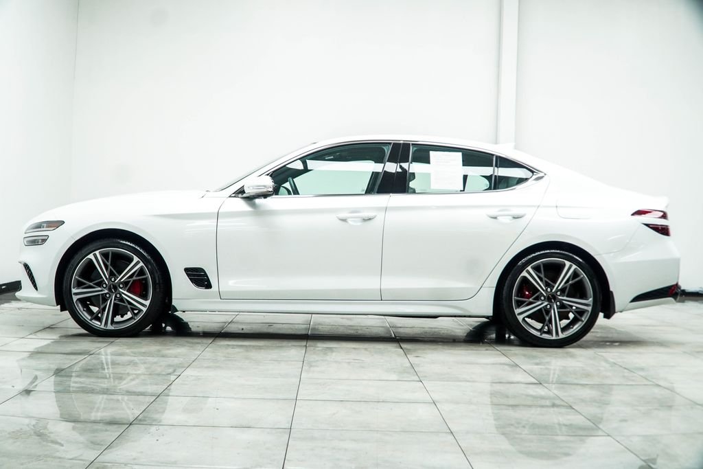 Used 2025 White Genesis 3.3T Sport Advanced image 9