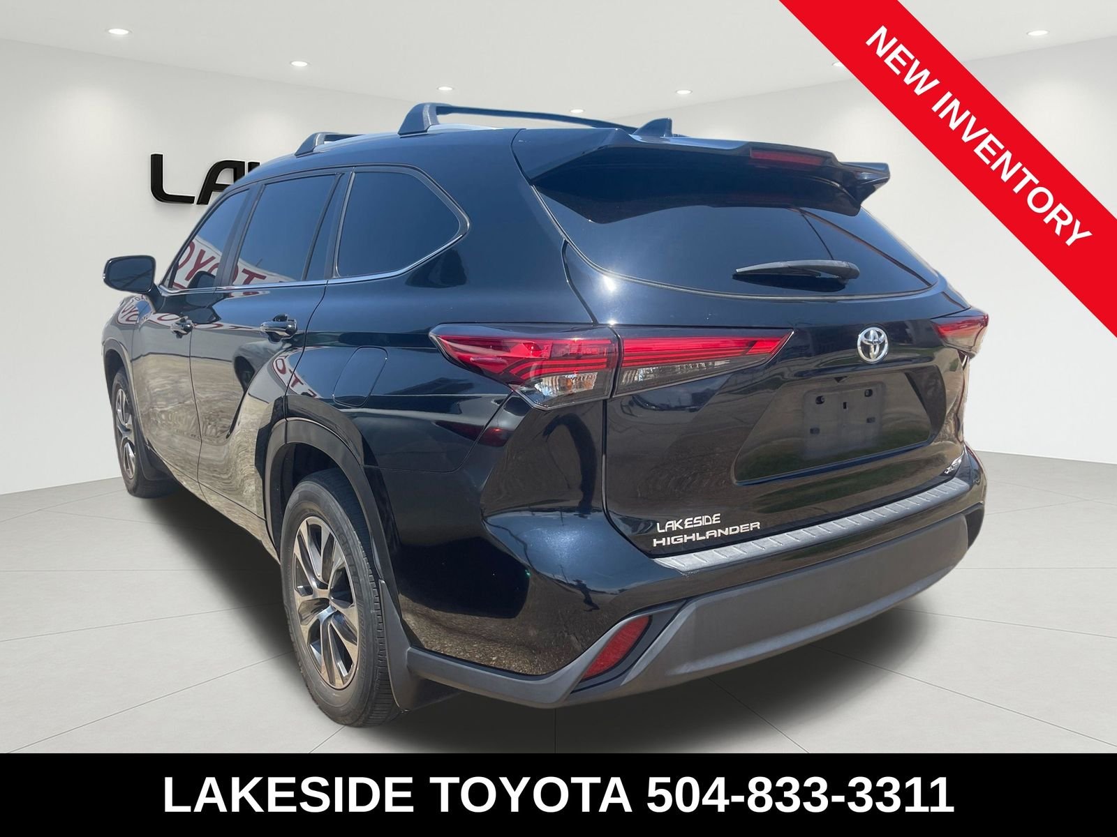 Used 2023 Black Toyota XLE image 6