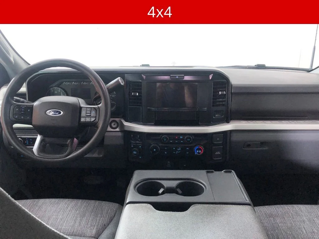 Certified Used 2025 Oxford White Ford XLT image 8