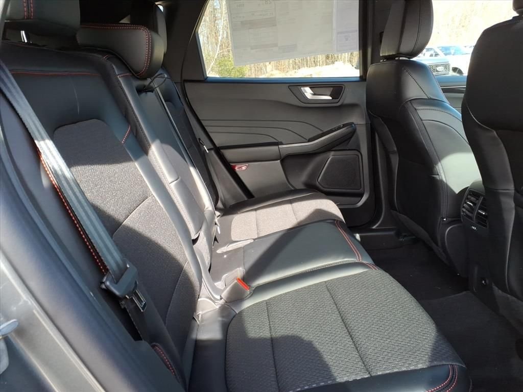 2026 Ford Escape ST-Line - Photo 9