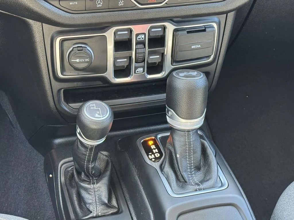 Used 2024 White Jeep Sport S image 20