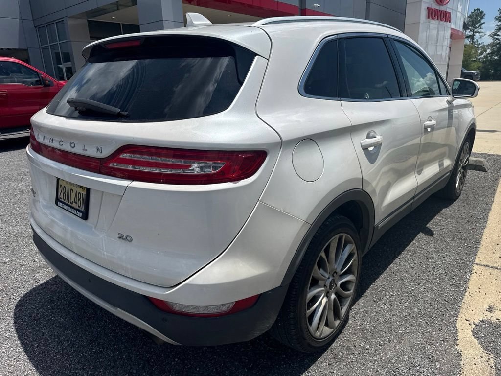 Used 2017  Lincoln Reserve image 9
