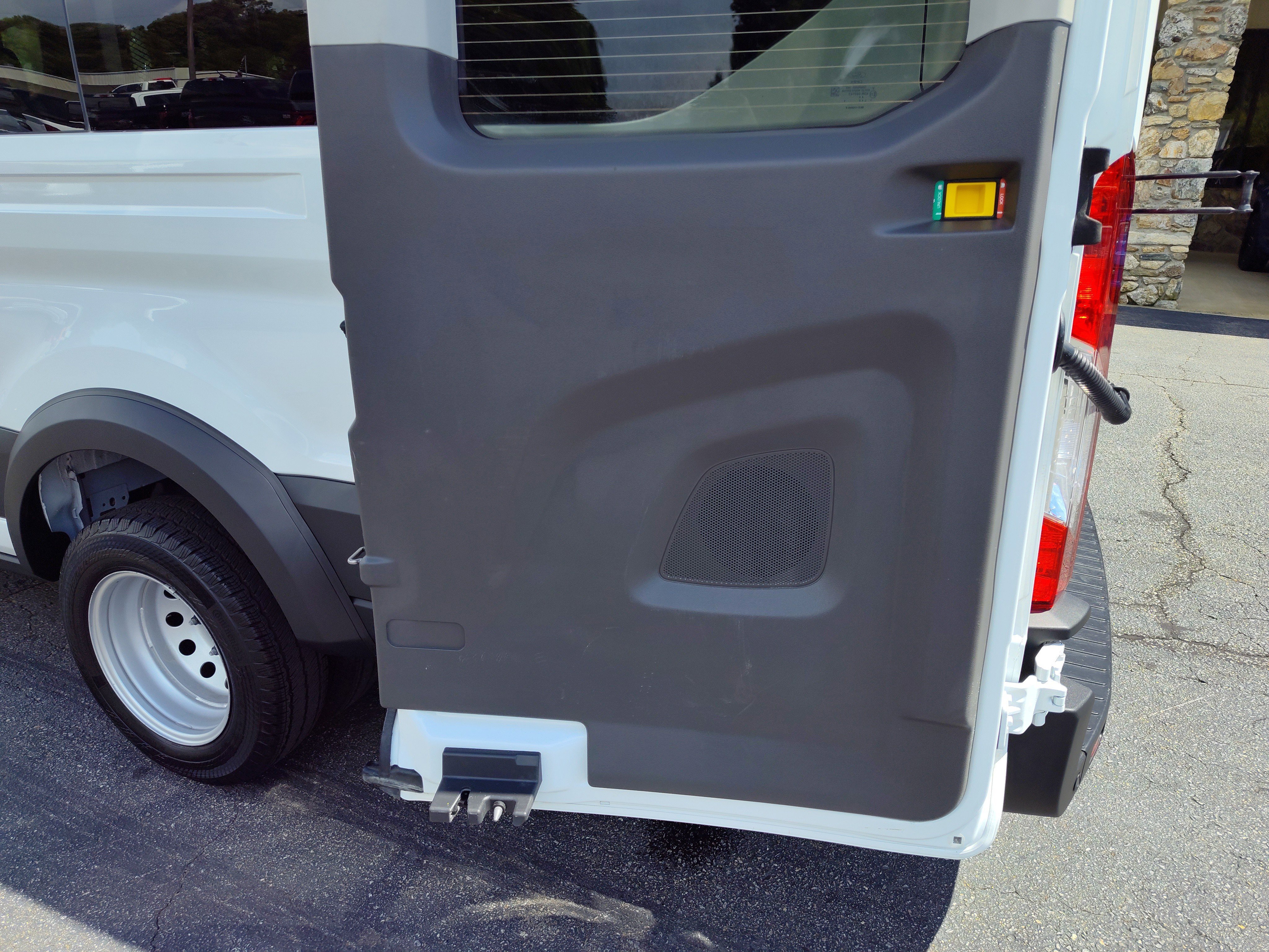 2024 Ford Transit Passenger Van XL - Photo 19