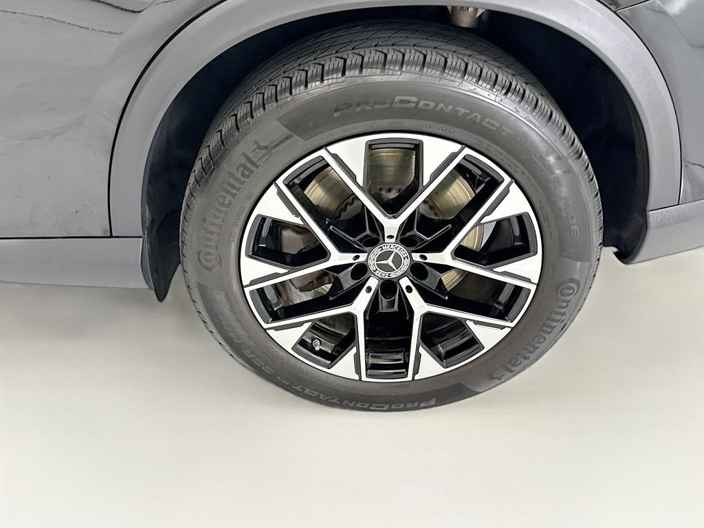 Used 2025 Black Mercedes-Benz GLC 350e image 31