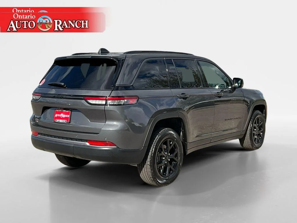New 2026 Baltic Gray Metallic Clearcoat Jeep Laredo Altitude image 5