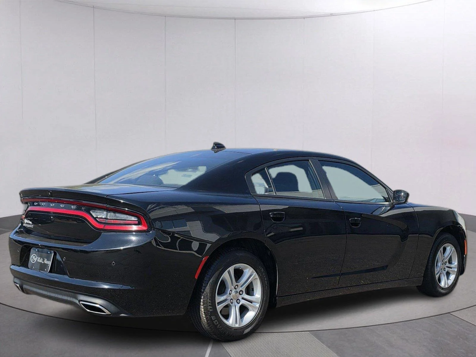 Used 2023  Dodge SXT image 5