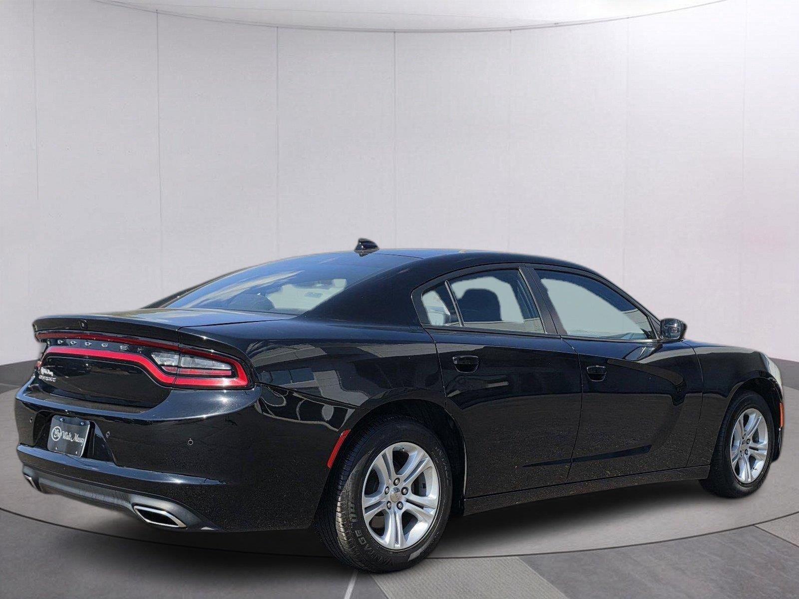 Used 2023  Dodge SXT image 5