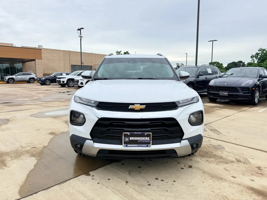 Used 2021 Summit White Chevrolet LT image 2