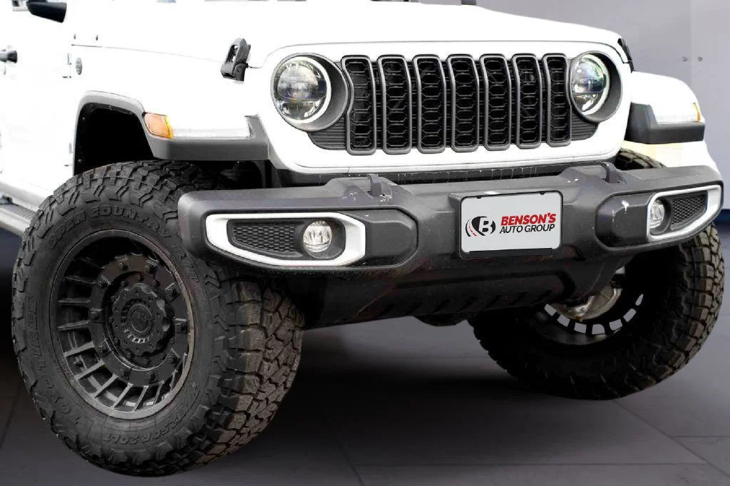 New 2024 White Jeep Sport S image 3