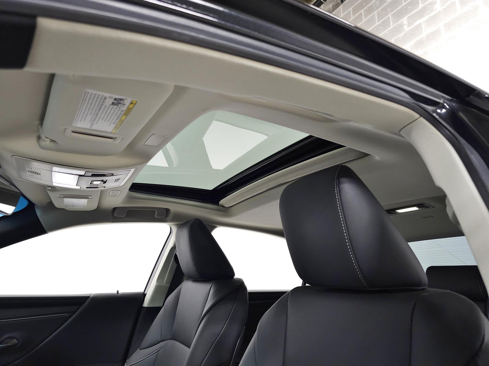 Certified Used 2024 Caviar Lexus PREMIUM image 18