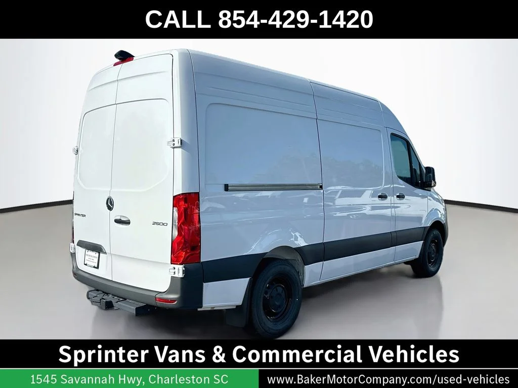 New 2026 Arctic White Mercedes-Benz Cargo 144 WB image 9