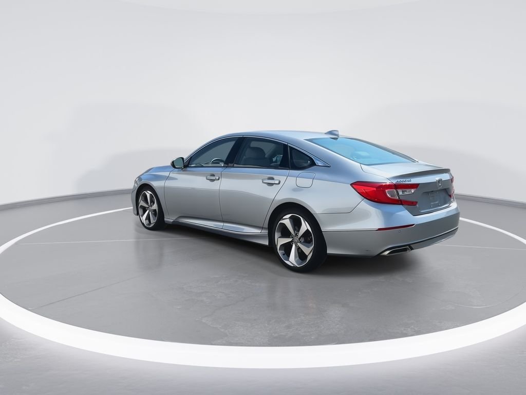 Used 2018 Lunar Silver Metallic Honda Touring 2.0T image 6