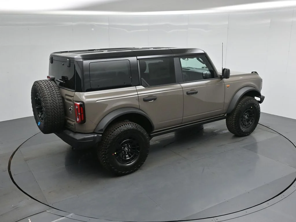 New 2026 Marsh Gray Ford Badlands image 38