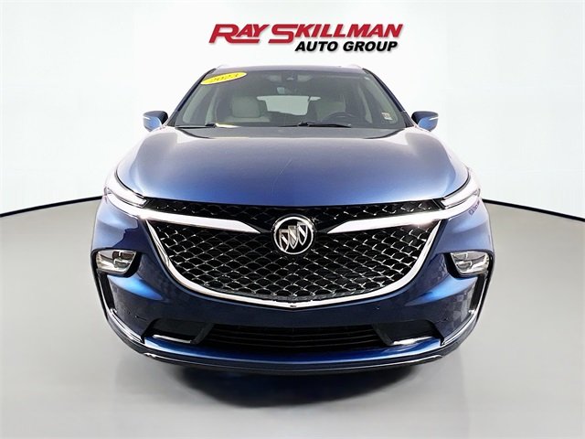 2023 Buick Enclave Avenir photo 2