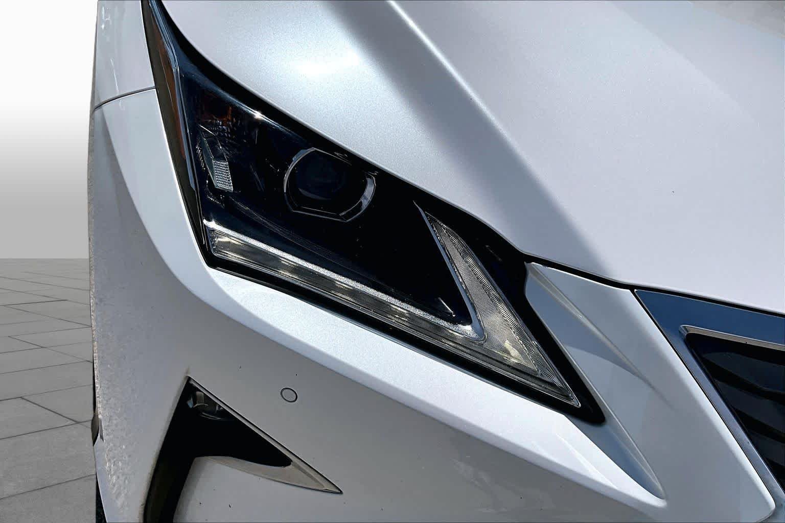 Used 2019 Eminent White Pearl Lexus  image 26