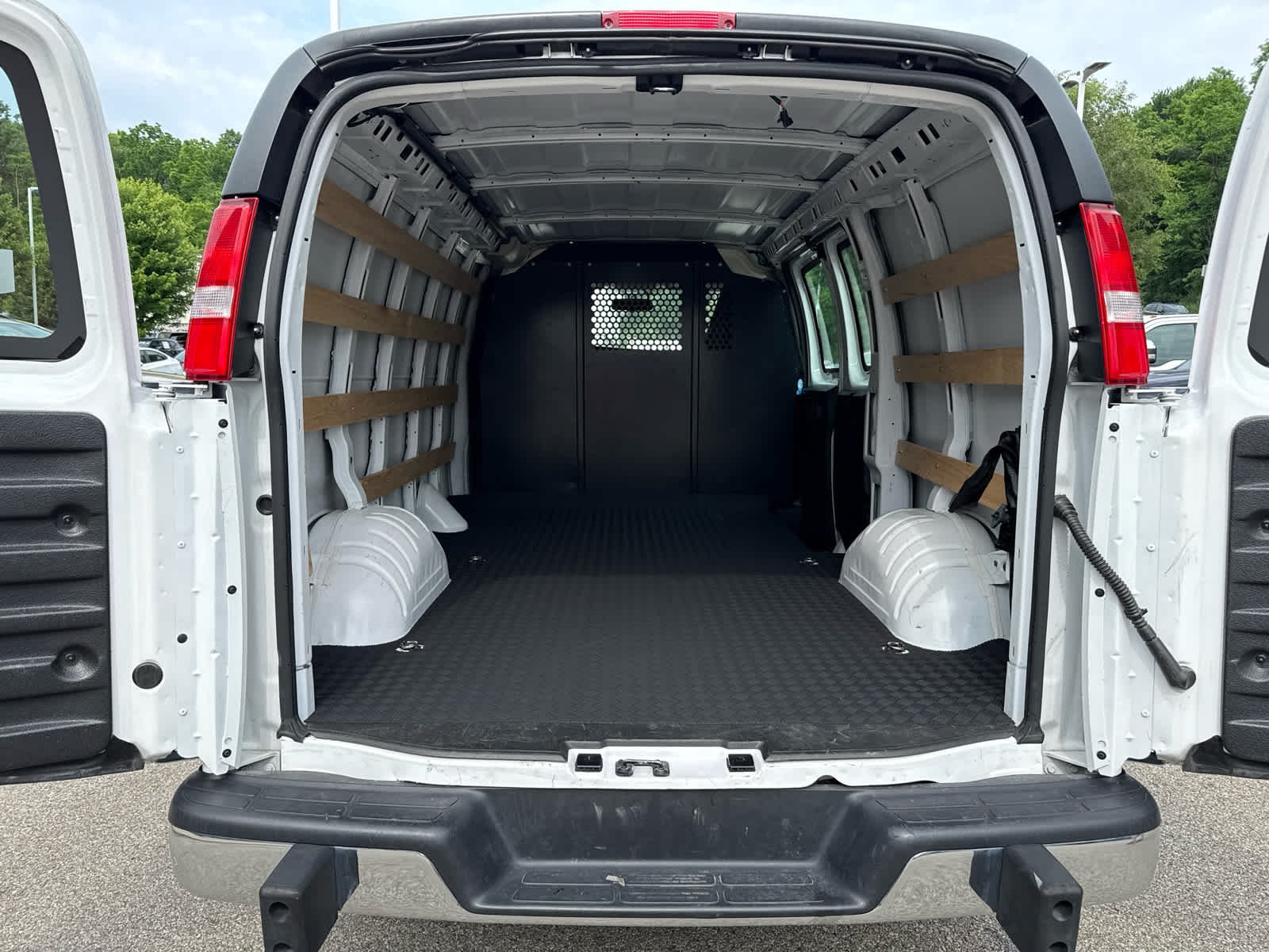 Used 2025 Summit White Chevrolet WT image 7