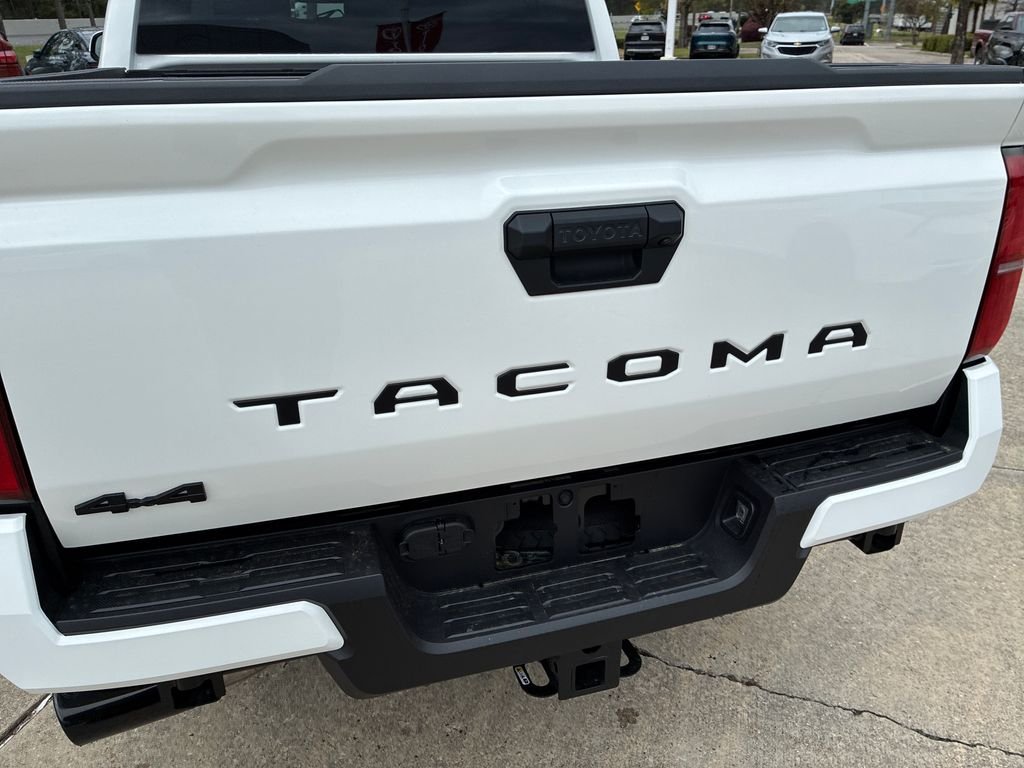 2026 Toyota Tacoma SR5 - Photo 6