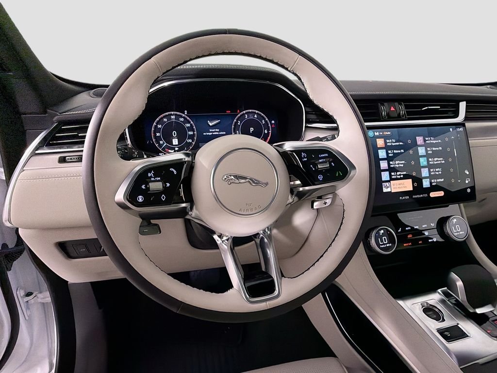 2026 Jaguar F-Pace R-Dynamic S - Photo 11