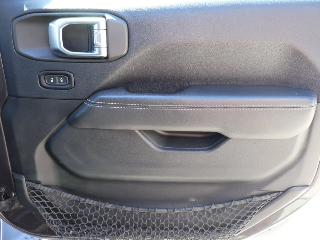 Used 2018 Gray Jeep Unlimited Sahara image 7