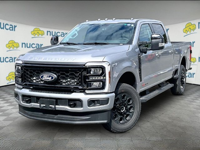 New 2027 Iconic Silver Metallic Ford Lariat image 2