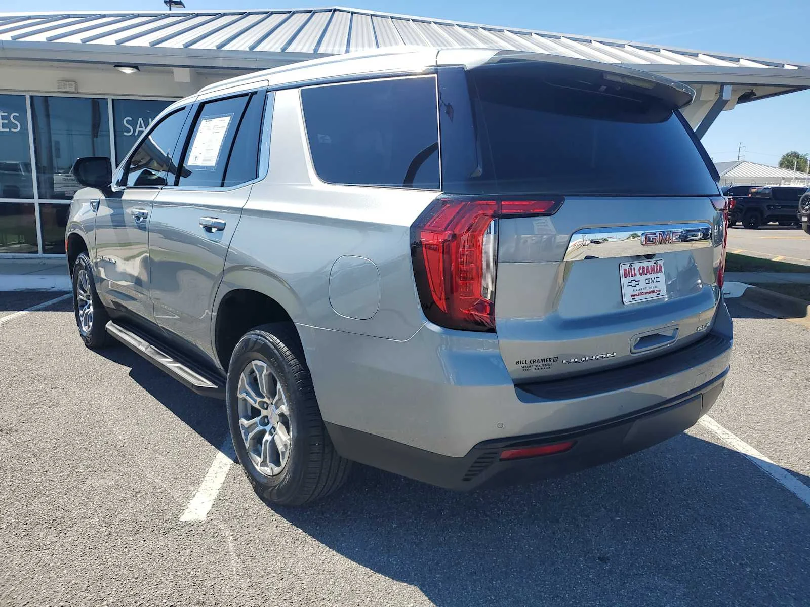 Used 2024 Sterling Metallic GMC SLE image 4