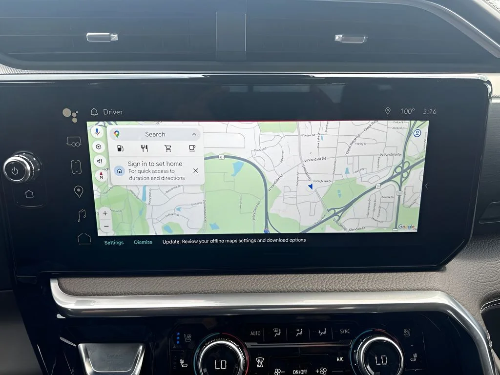 Used 2023 Silver GMC Denali image 10