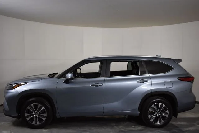 2023 Toyota Highlander XLE - Photo 5