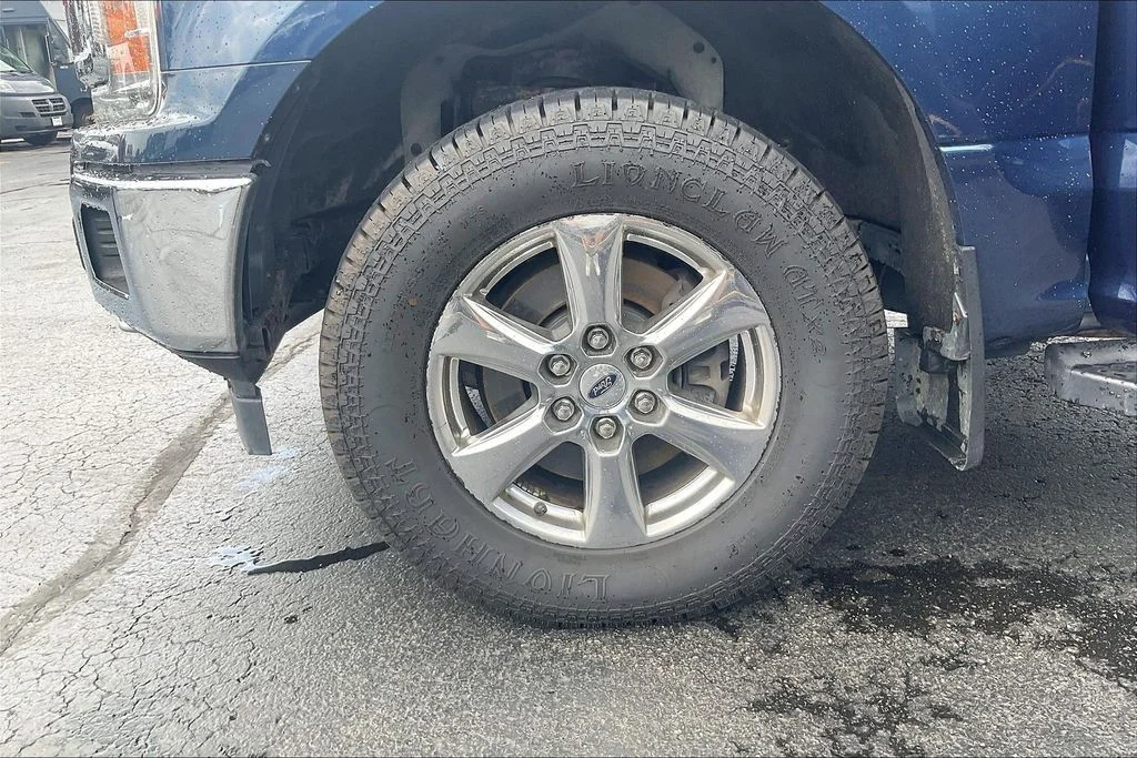 Used 2018 Blue Ford XLT image 8